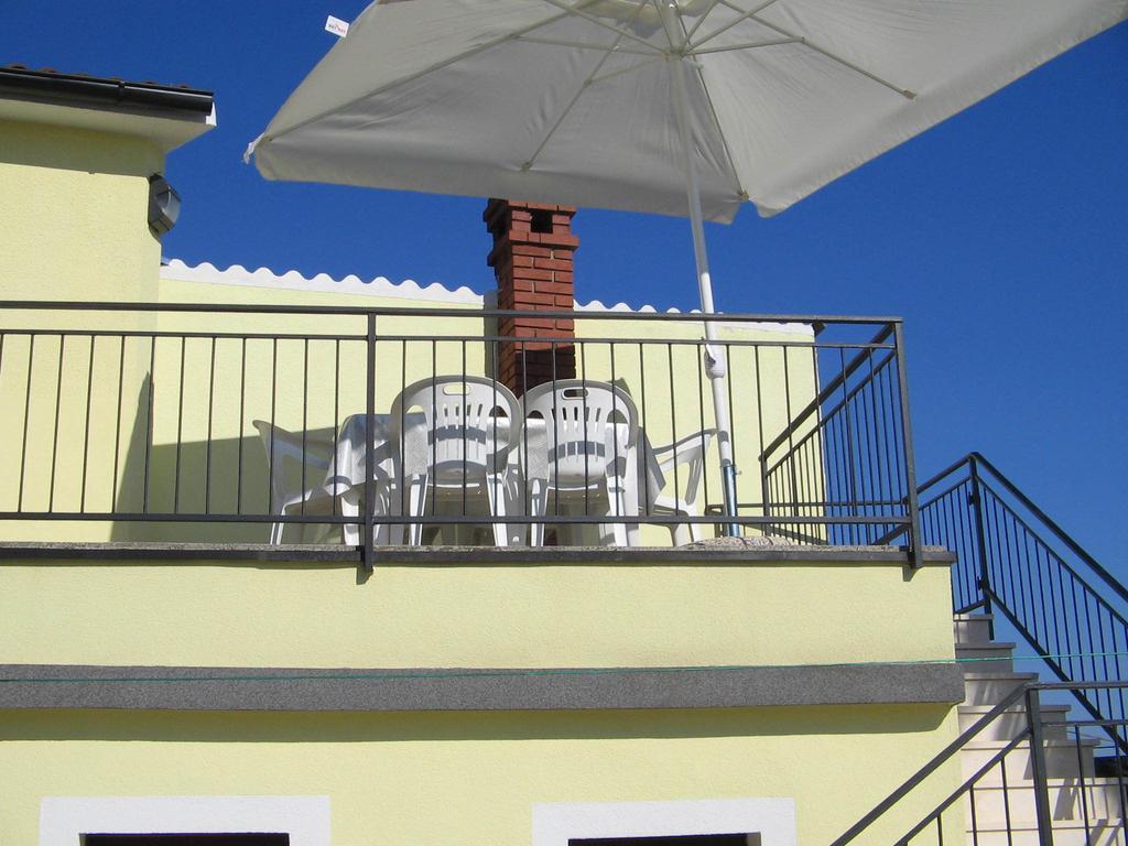 Aurelia Apartment Ližnjan Buitenkant foto