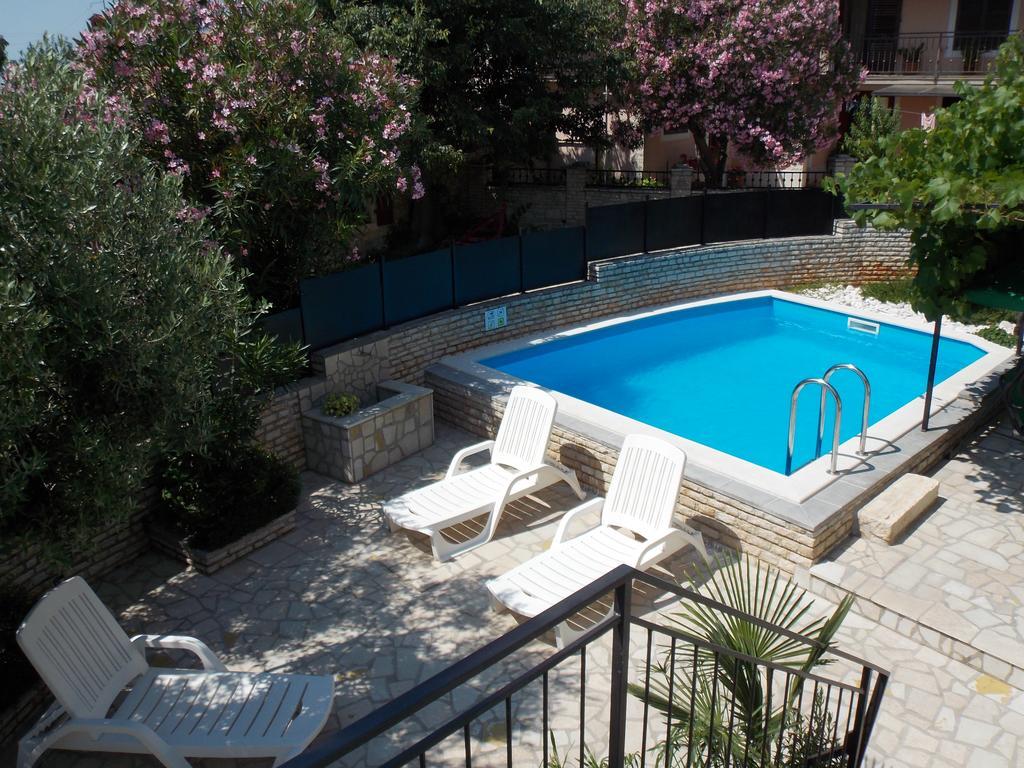 Aurelia Apartment Ližnjan Buitenkant foto